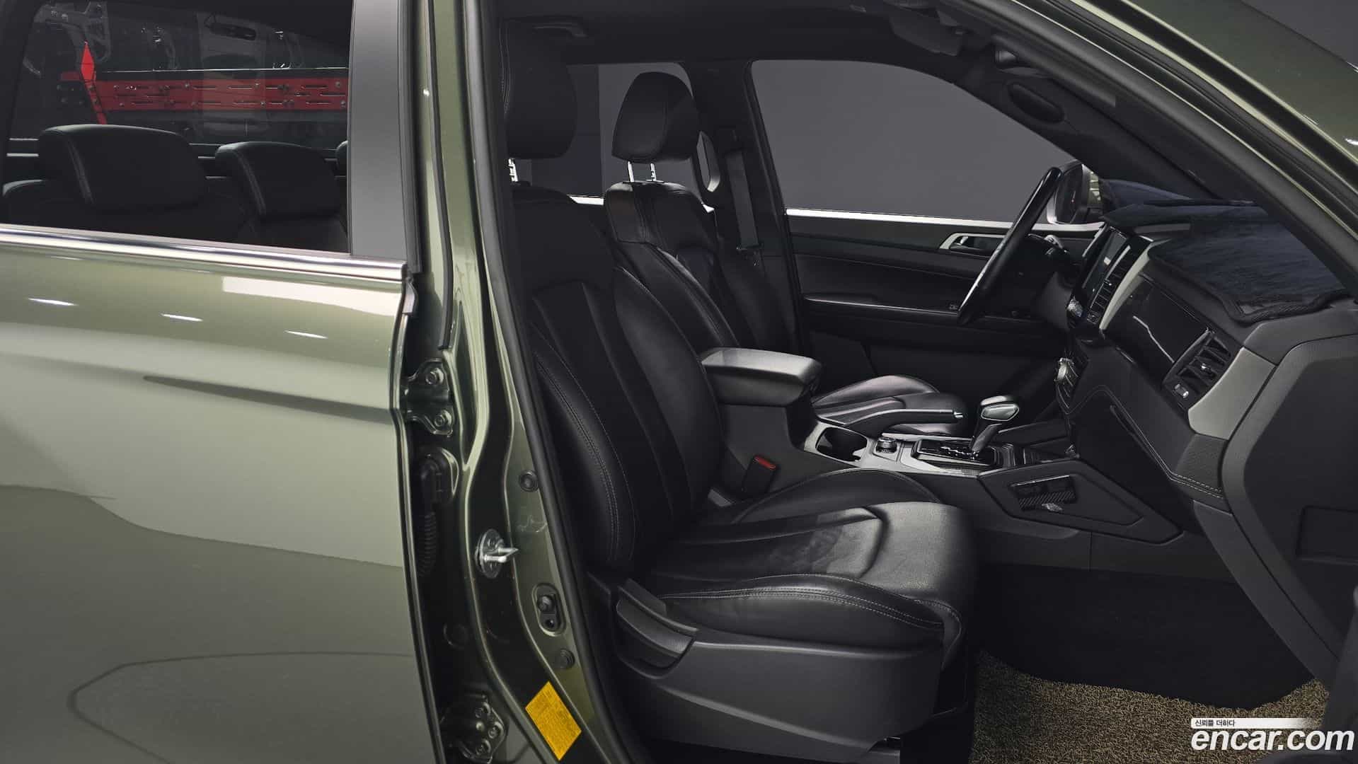 Rexton KG Mobility 2022.8-INNER-010