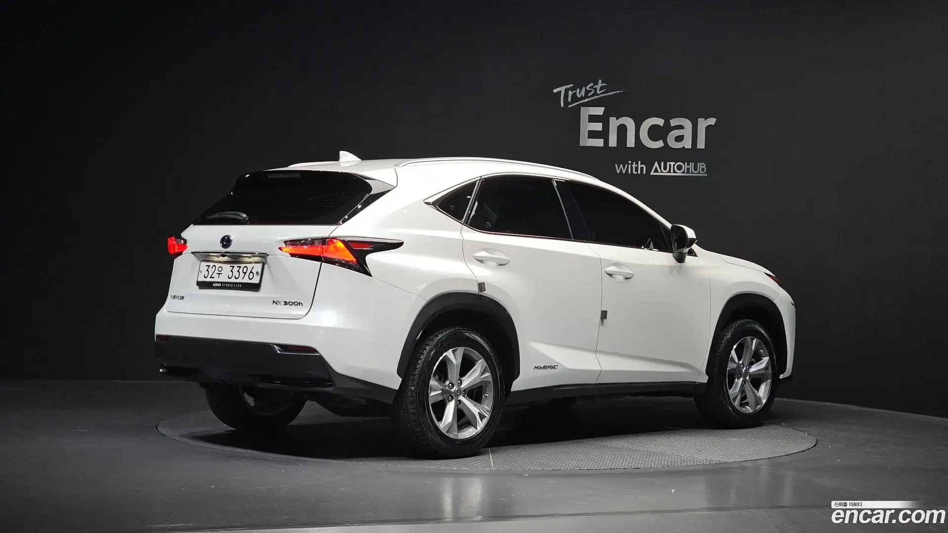 Main__Slider__Photo:NX Lexus 2015.2-1