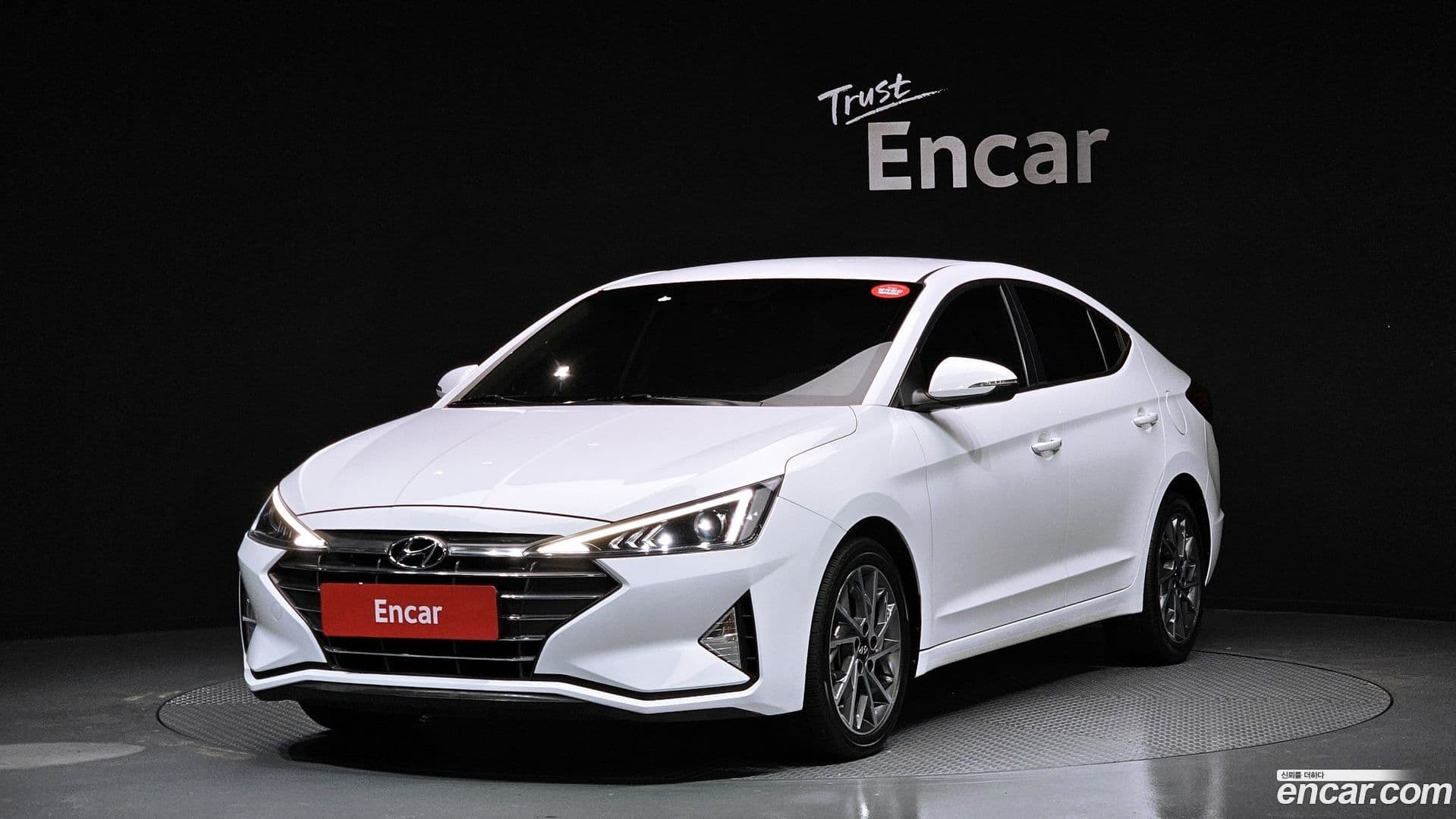 Main__Slider__Photo:AVANTE Hyundai 2019.9-0