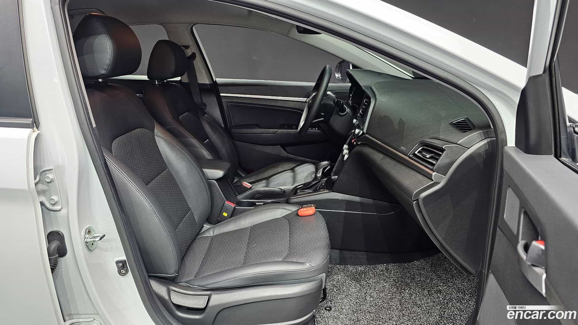 AVANTE Hyundai 2019.9-INNER-010