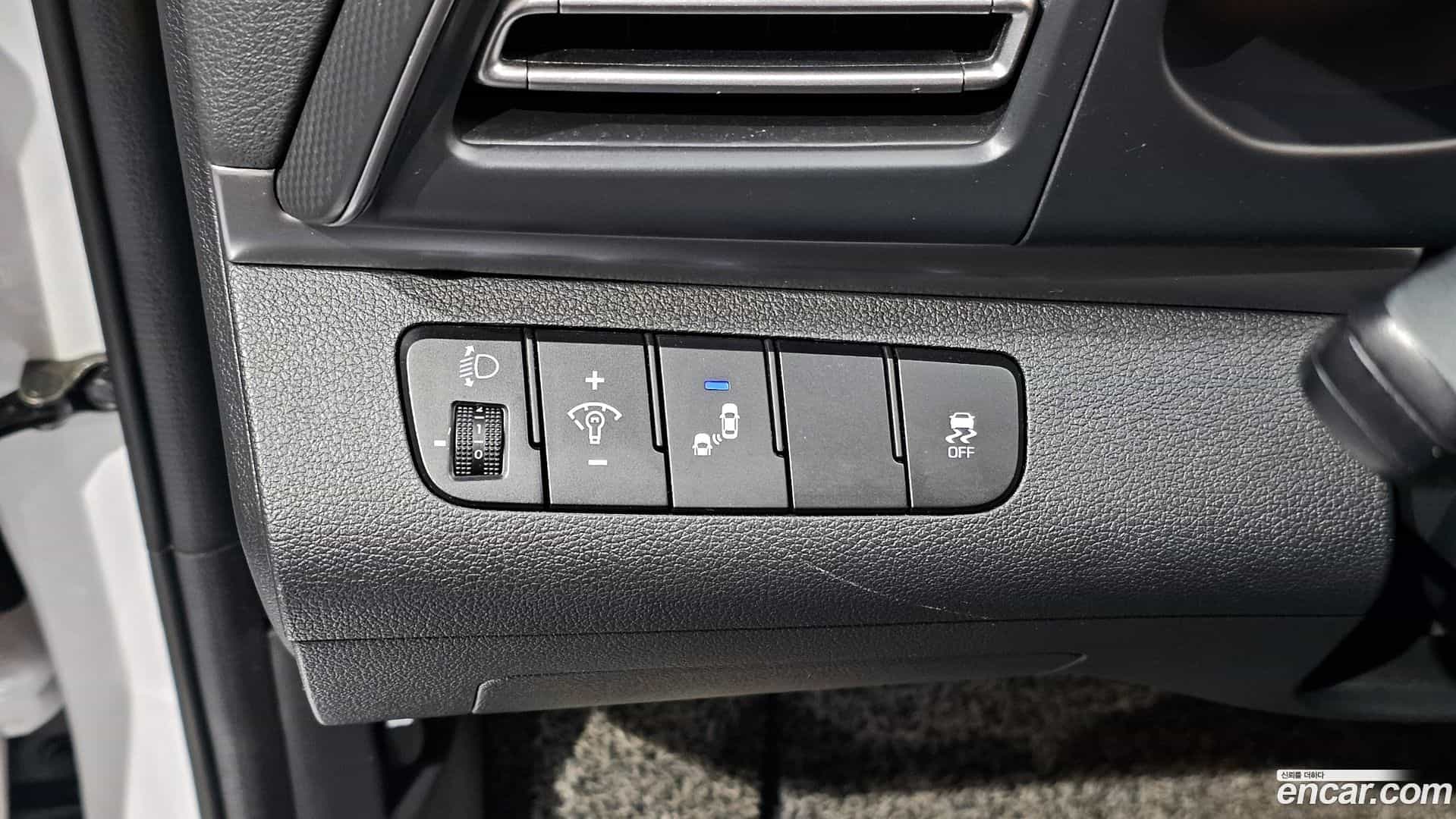 AVANTE Hyundai 2019.9-OPTION-018