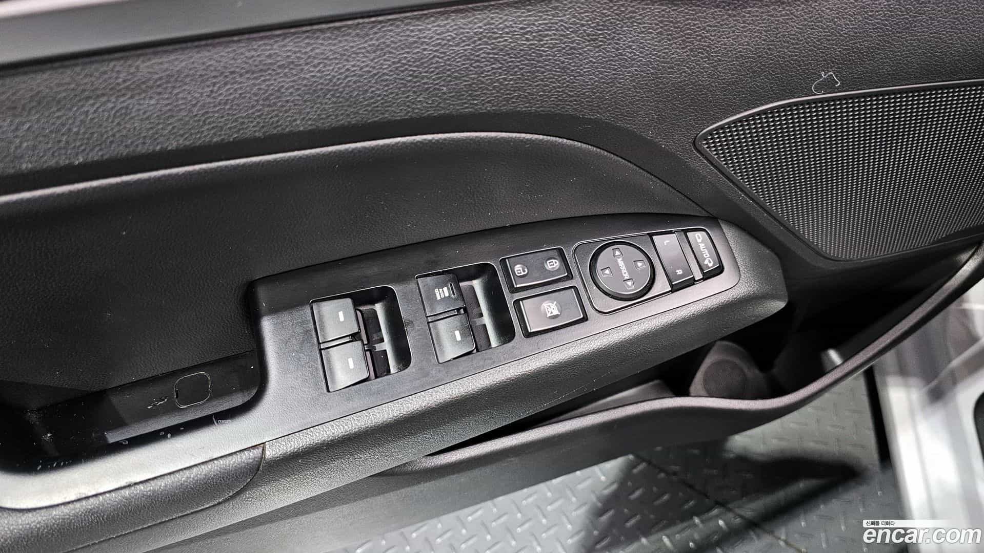 AVANTE Hyundai 2019.9-OPTION-021