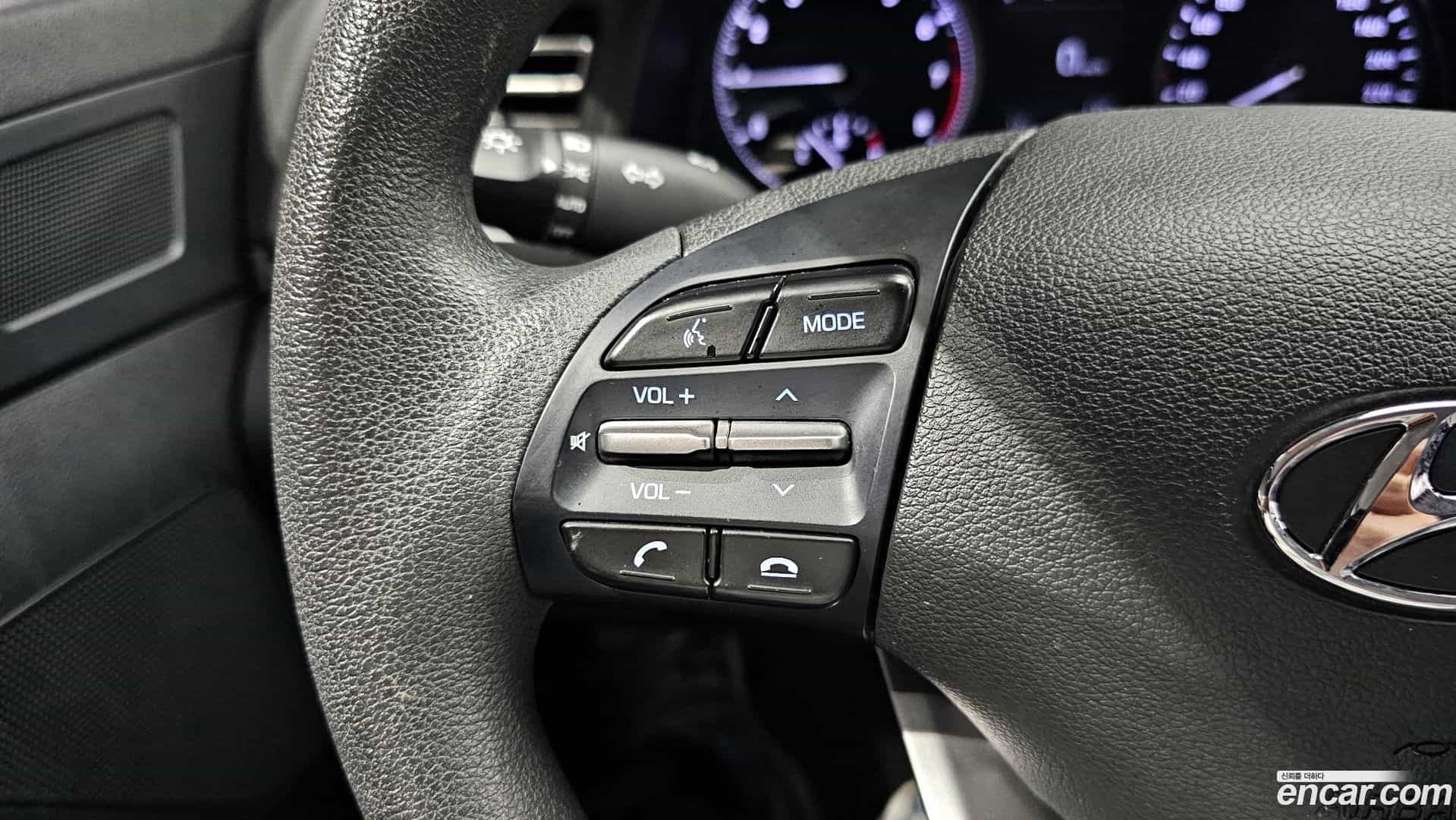 AVANTE Hyundai 2019.9-OPTION-024
