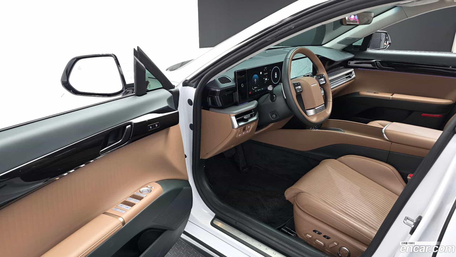 Grandeur Hyundai 2023.11-OPTION-015