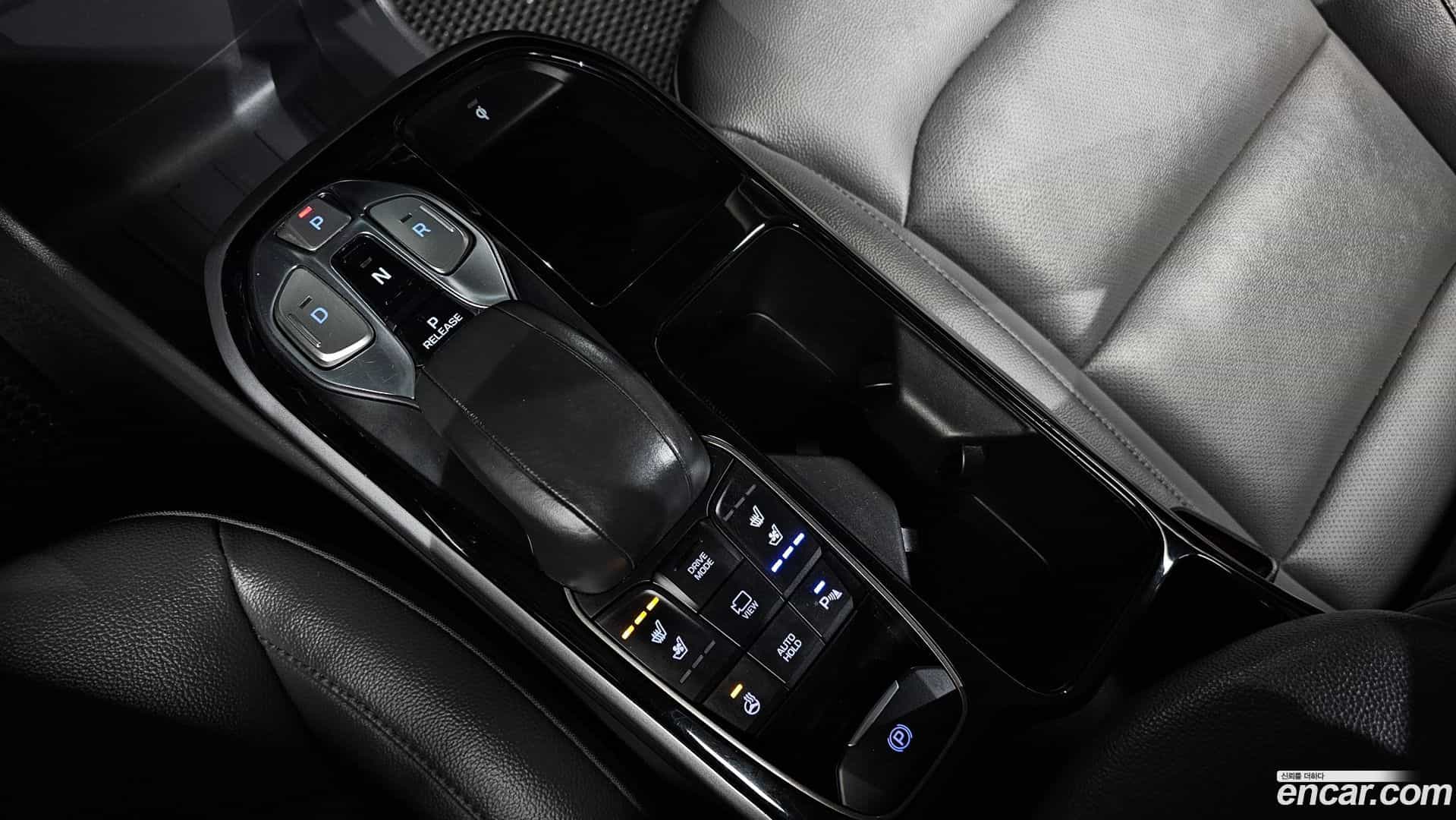 Ioniq Hyundai 2020.0-INNER-009