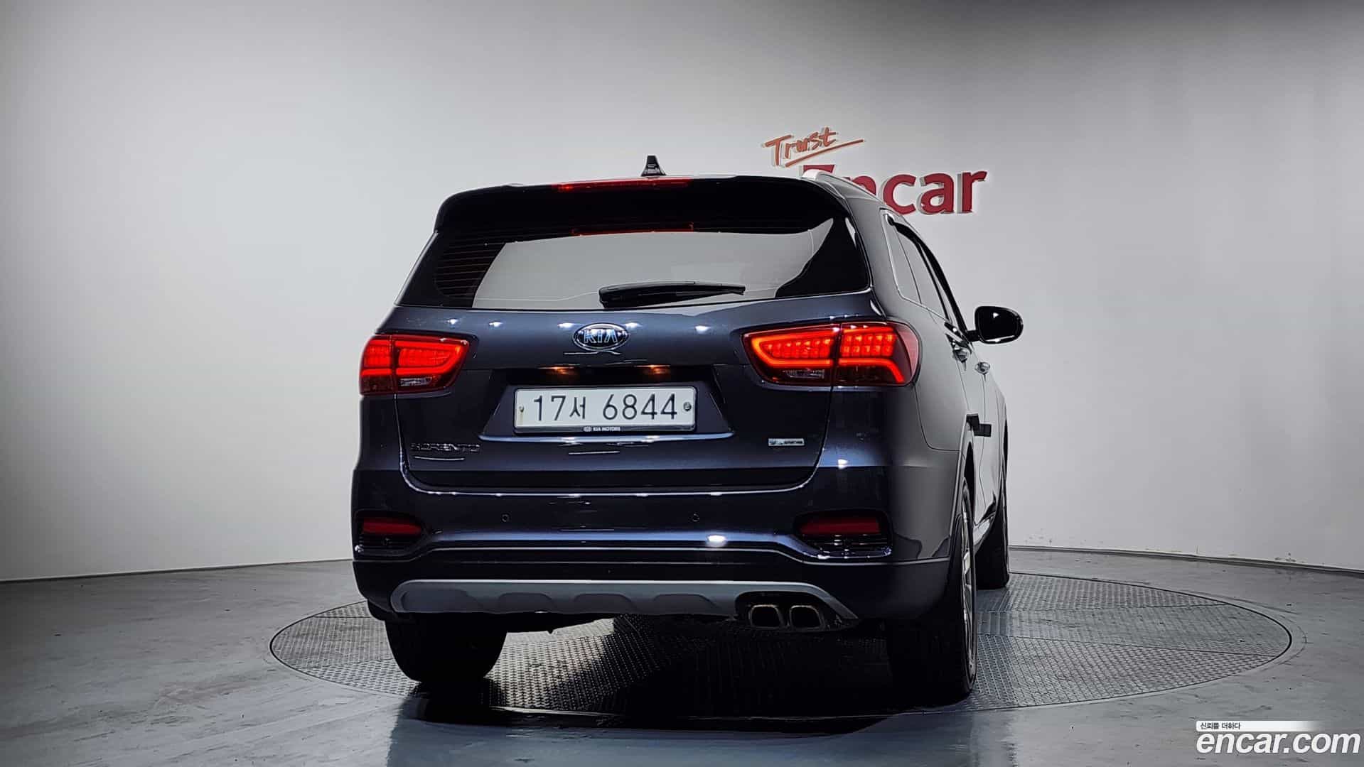 Sorento Kia 2018.1-OUTER-004