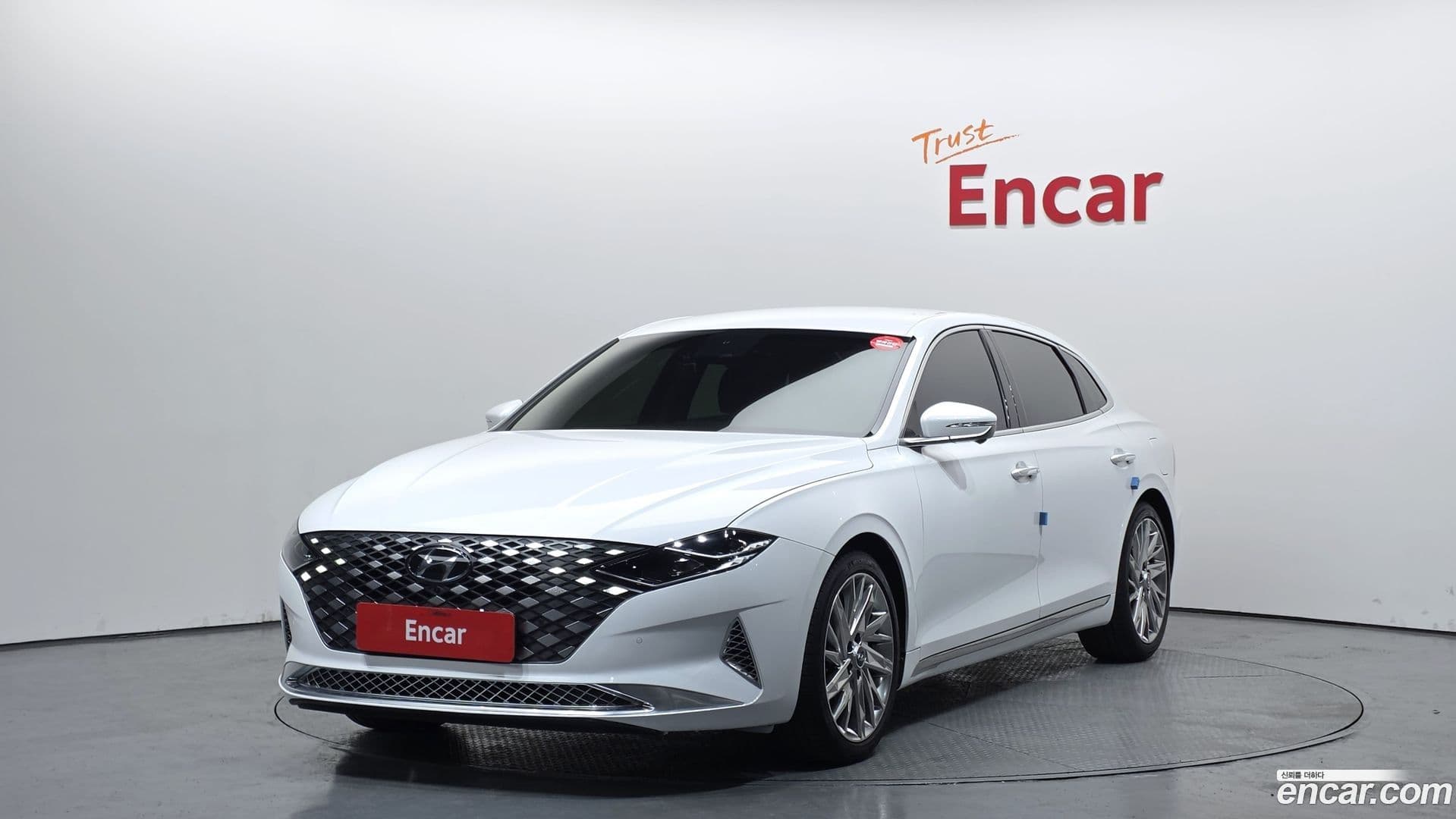 Main__Slider__Photo:Grandeur Hyundai 2022.5-0