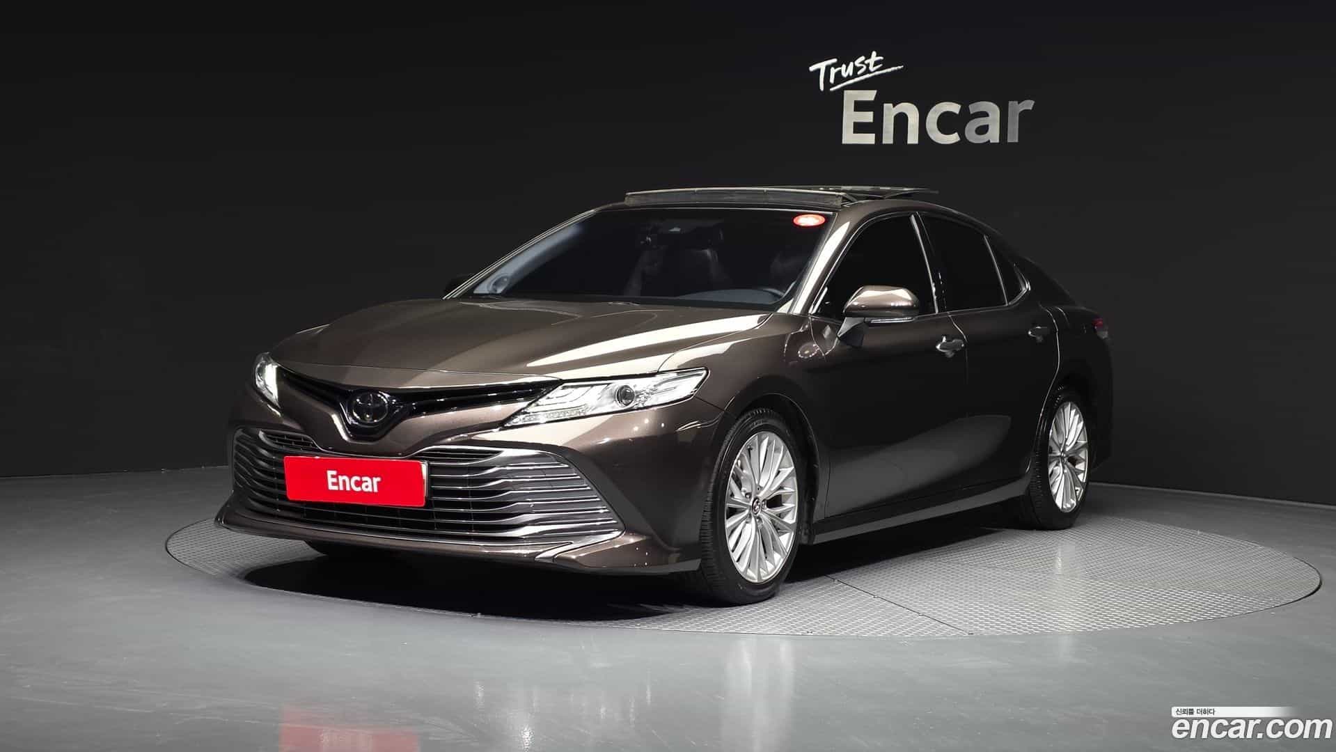 Camry Toyota 2019.3-OUTER-001