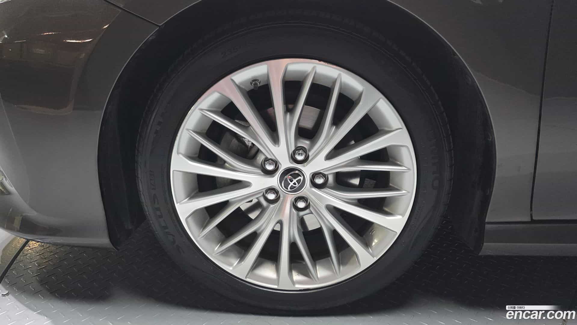 Camry Toyota 2019.3-OUTER-005