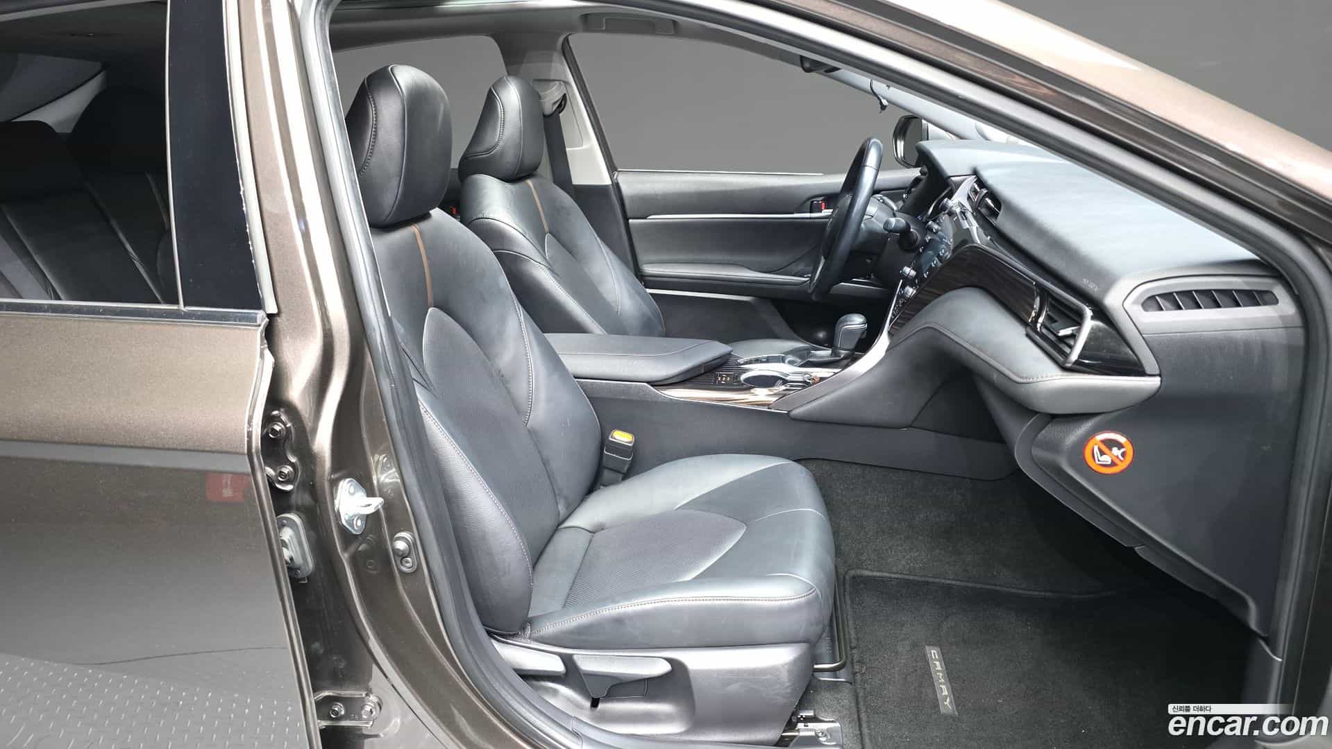 Camry Toyota 2019.3-OPTION-015