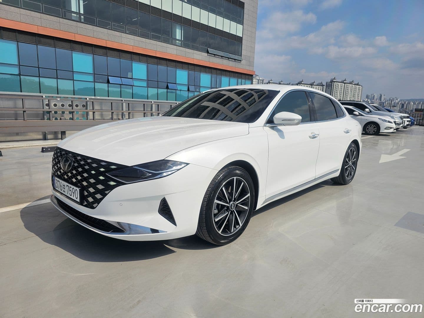 Main__Slider__Photo:Grandeur Hyundai 2021.1-0