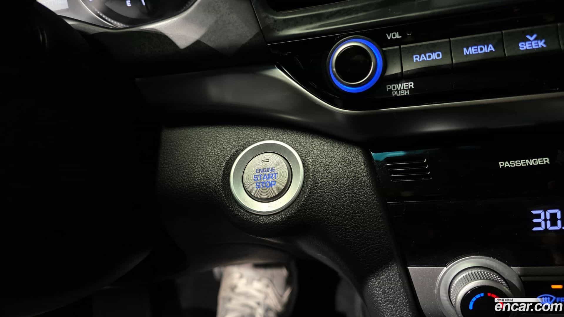 AVANTE Hyundai 2019.10-OPTION-023
