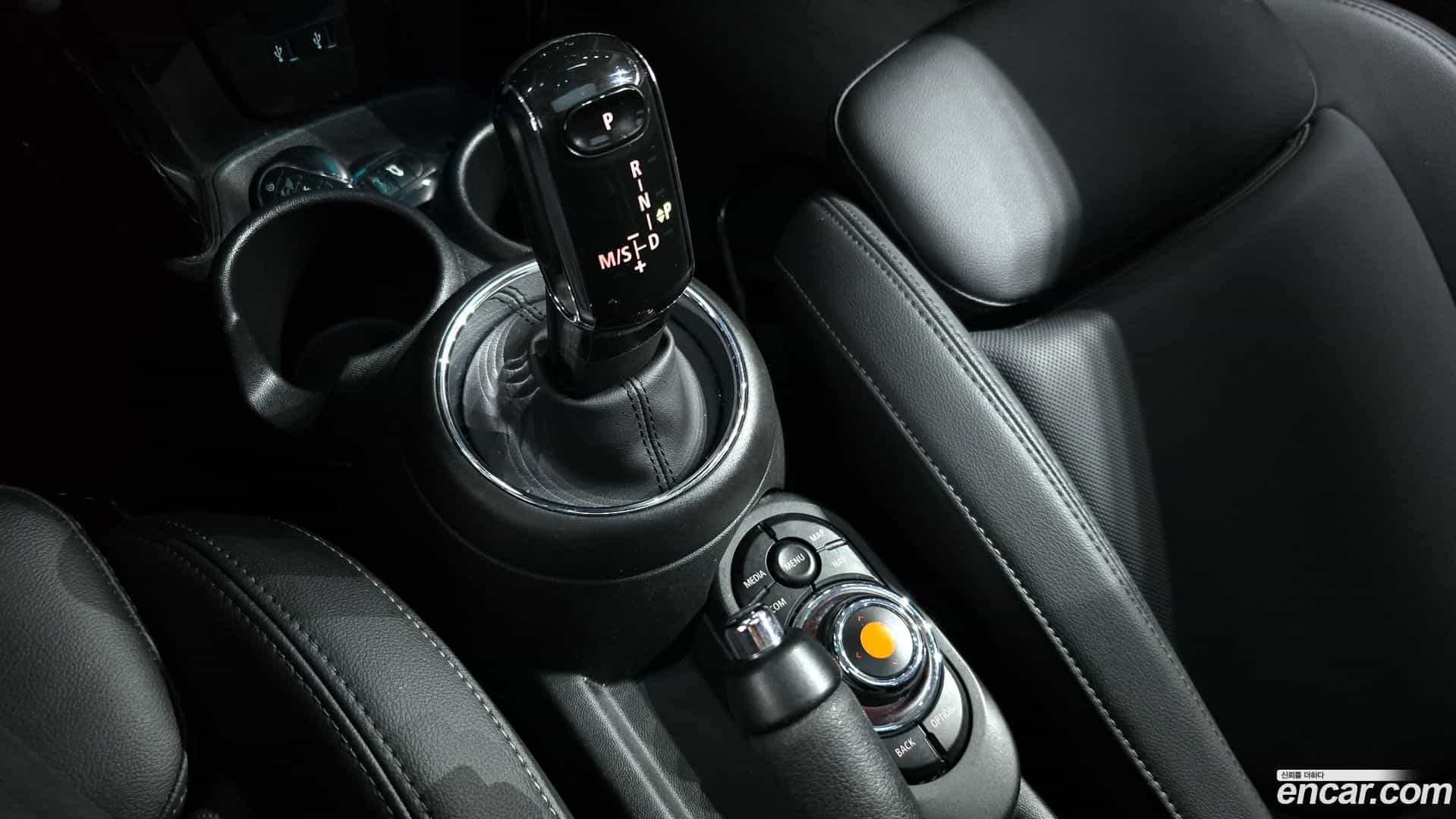 Cooper Mini 2020.4-INNER-009