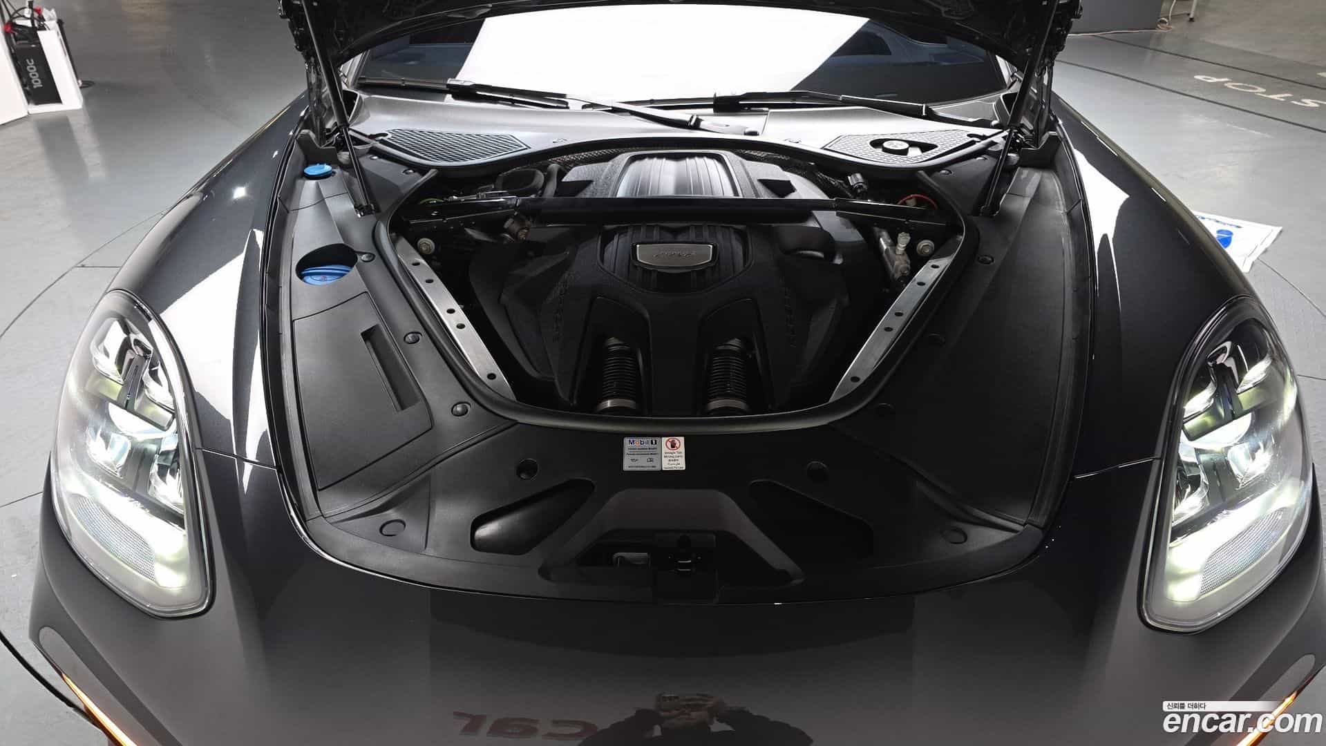 Panamera Porsche 2021.4-OUTER-006