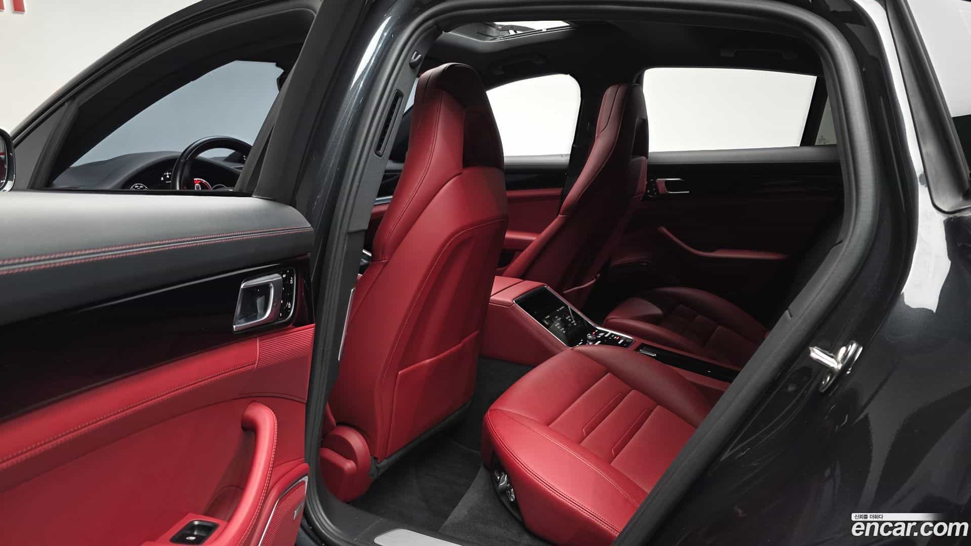 Panamera Porsche 2021.4-OPTION-015