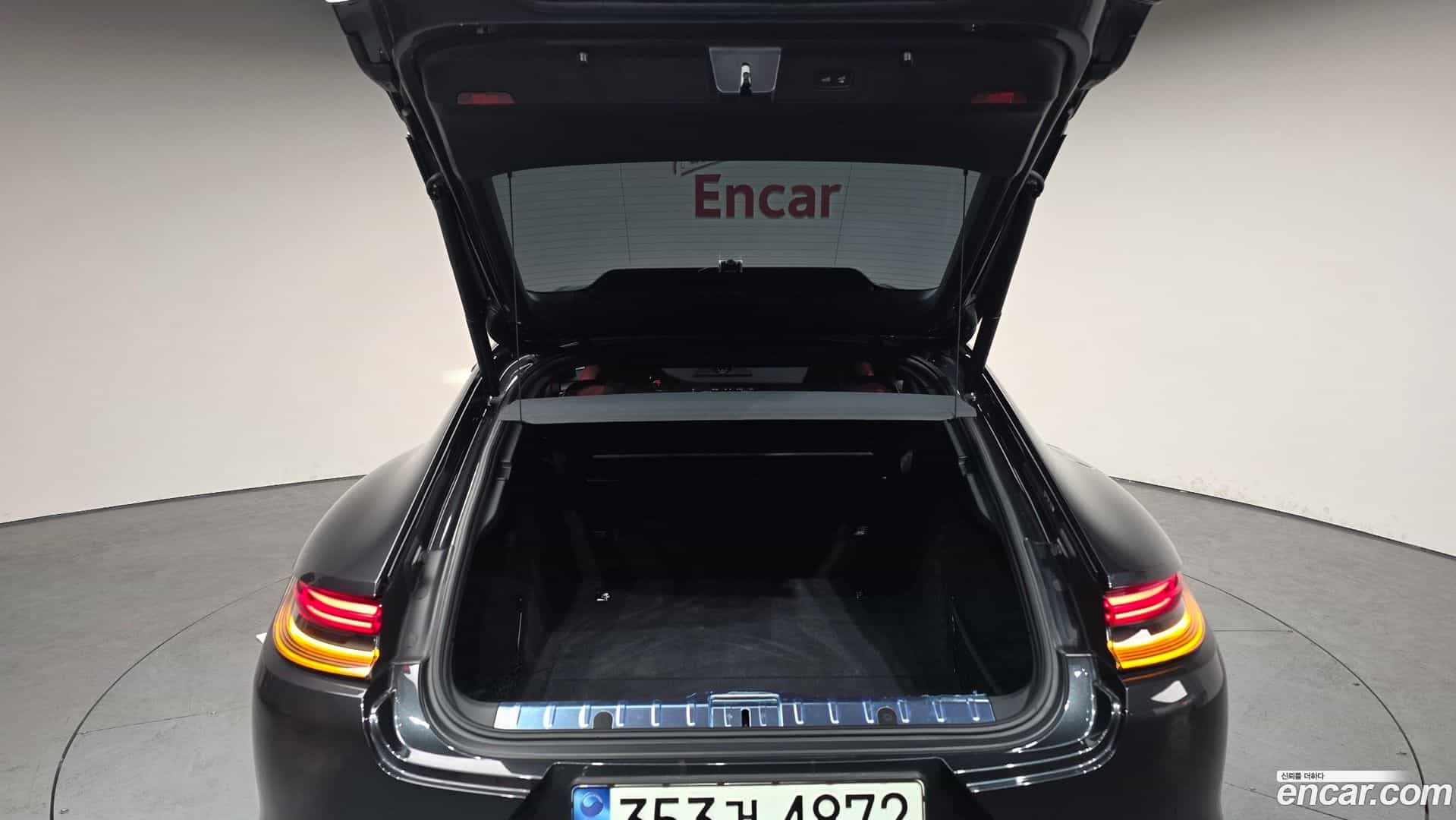 Panamera Porsche 2021.4-OPTION-024