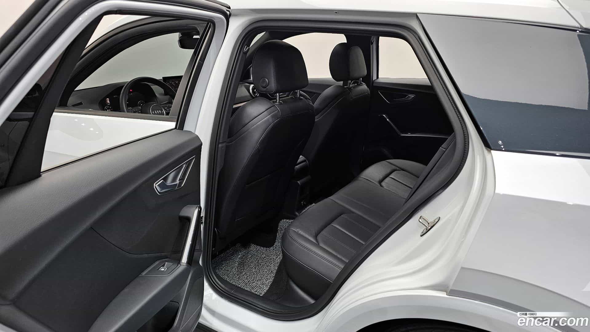 Q2 Audi 2023.11-OPTION-015