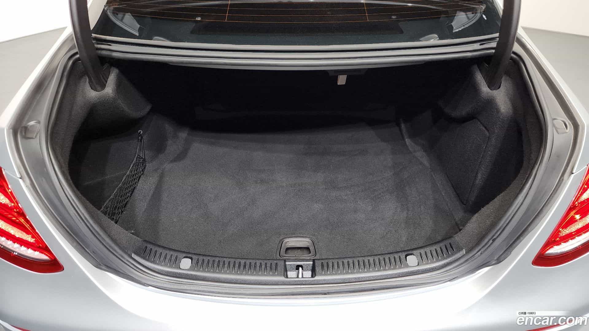 E-Class Mercedes-Benz 2017.1-OPTION-024