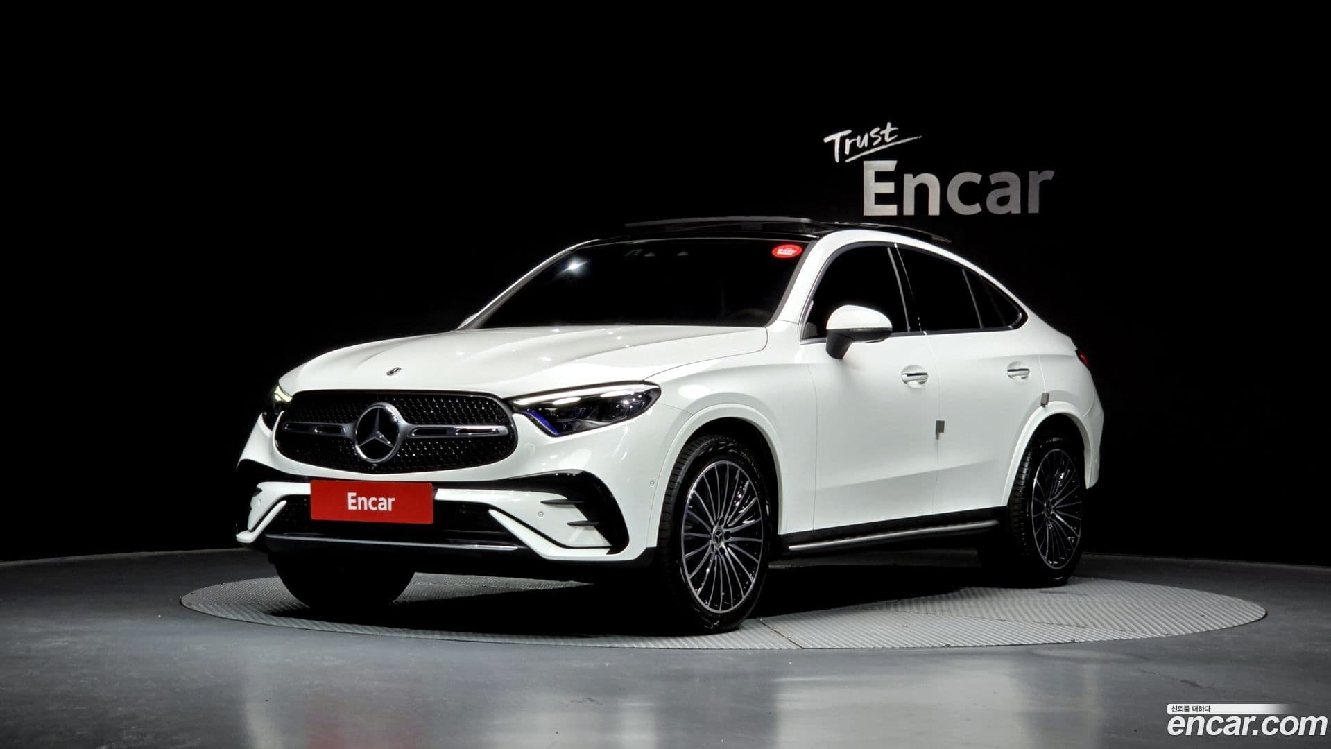 Main__Slider__Photo:GLC-Class Mercedes-Benz 2024.9-0