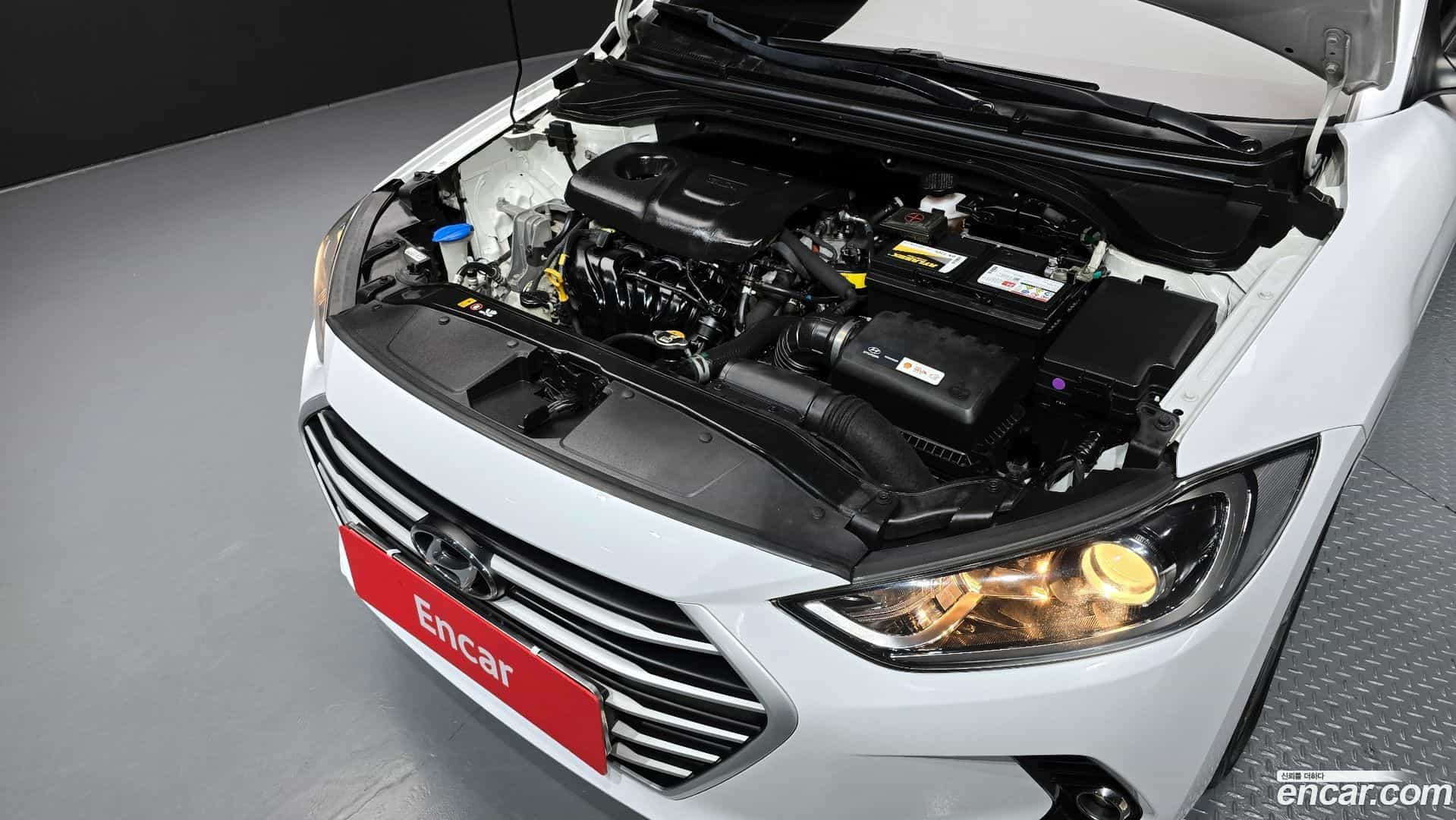 AVANTE Hyundai 2017.9-OUTER-006