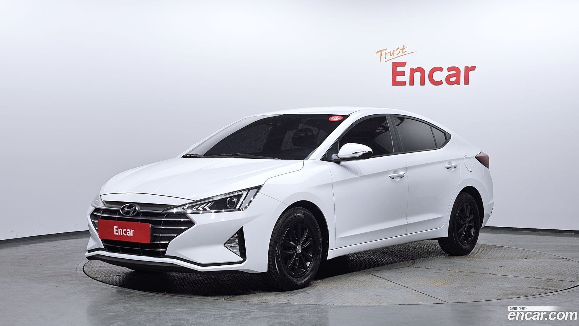 Main__Slider__Photo:AVANTE Hyundai 2019.7-0
