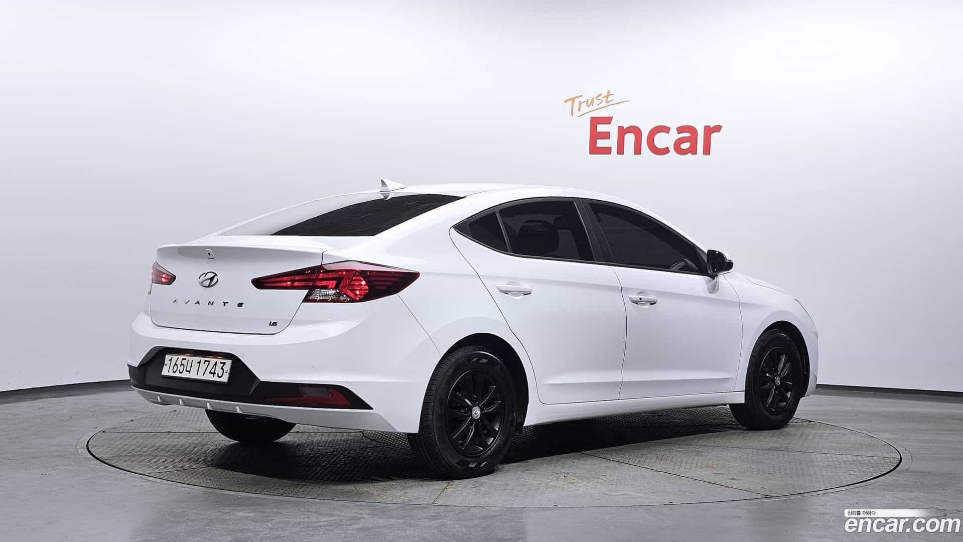 AVANTE Hyundai 2019.7-OUTER-002
