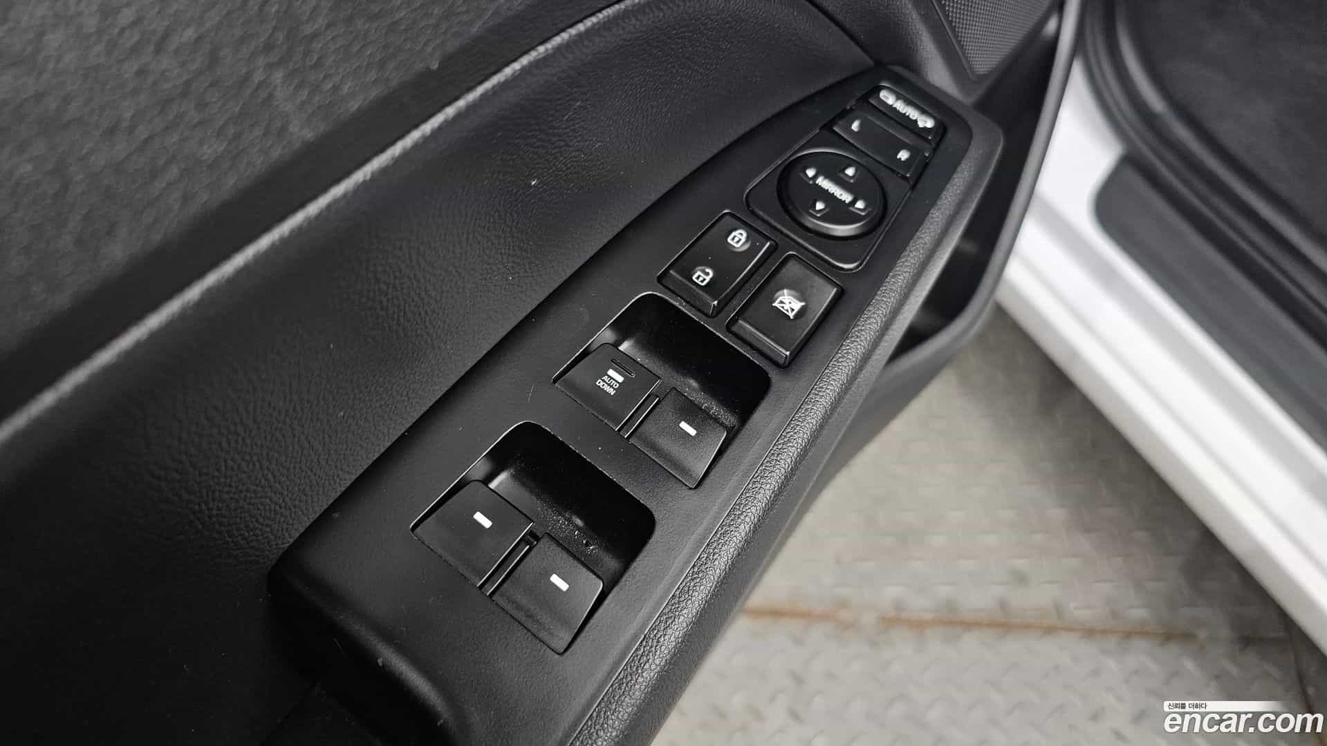 AVANTE Hyundai 2019.7-OPTION-018