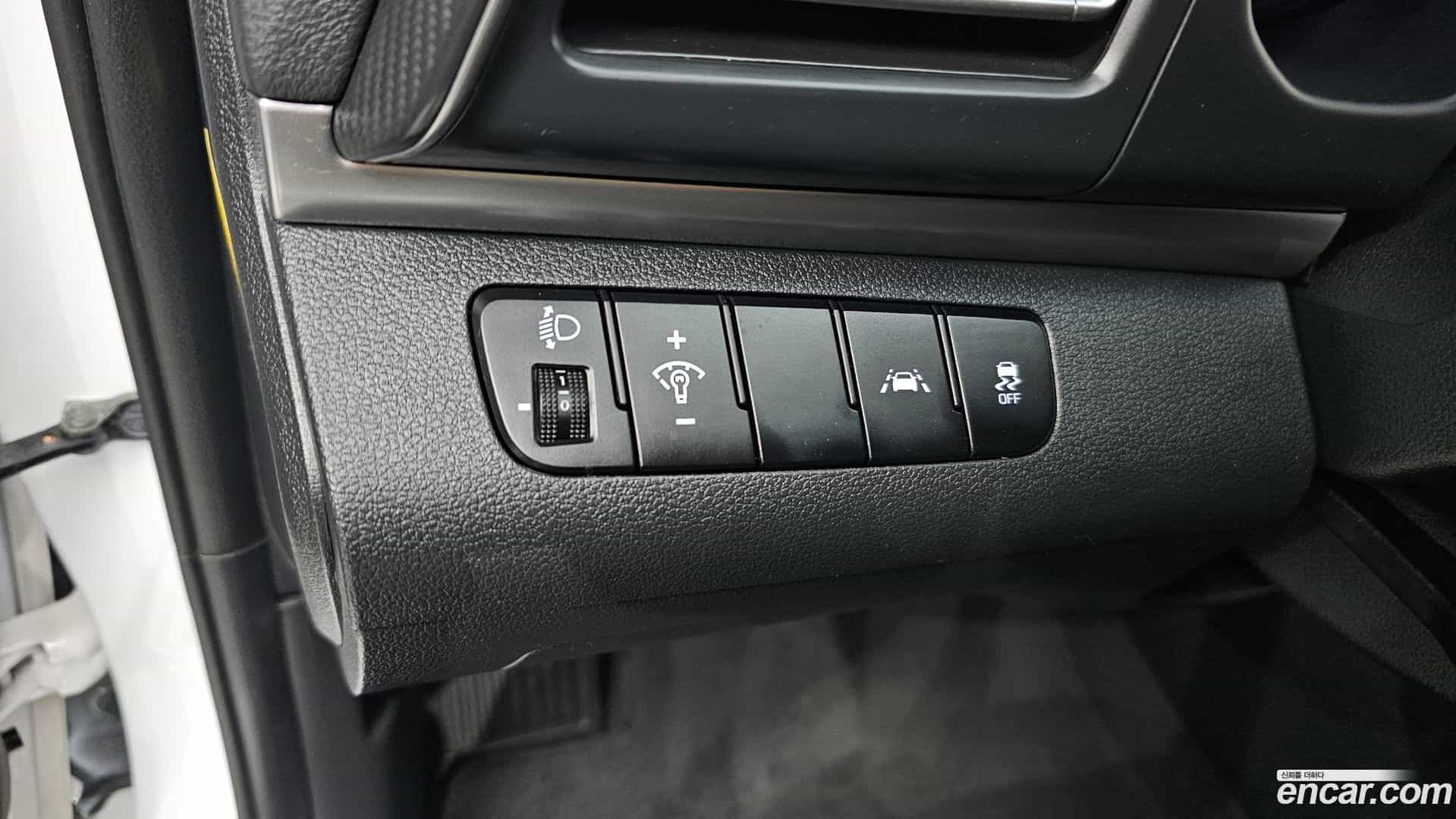 AVANTE Hyundai 2019.7-OPTION-019