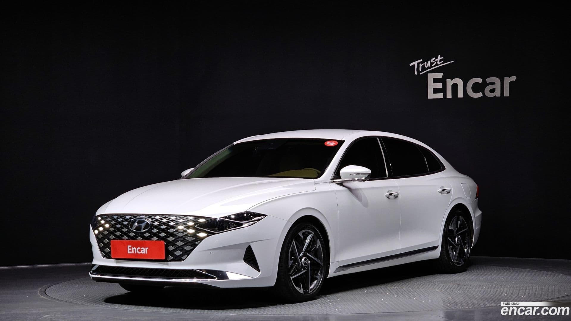 Main__Slider__Photo:Grandeur Hyundai 2021.0-0