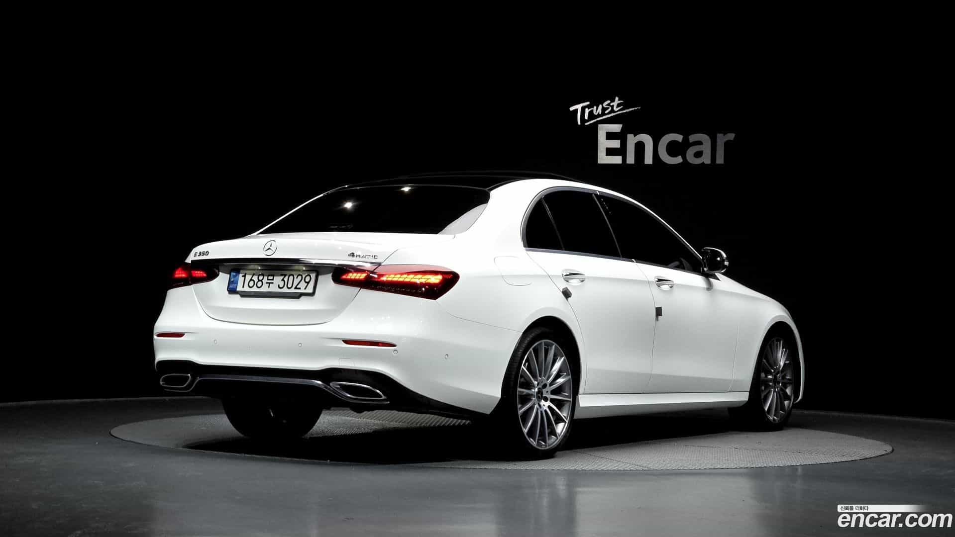 E-Class Mercedes-Benz 2022.3-OUTER-002
