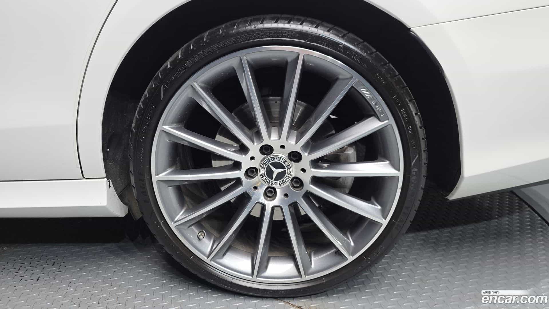 E-Class Mercedes-Benz 2022.3-OUTER-005