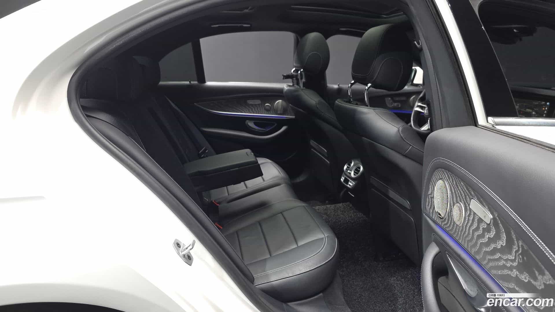 E-Class Mercedes-Benz 2022.3-OPTION-016