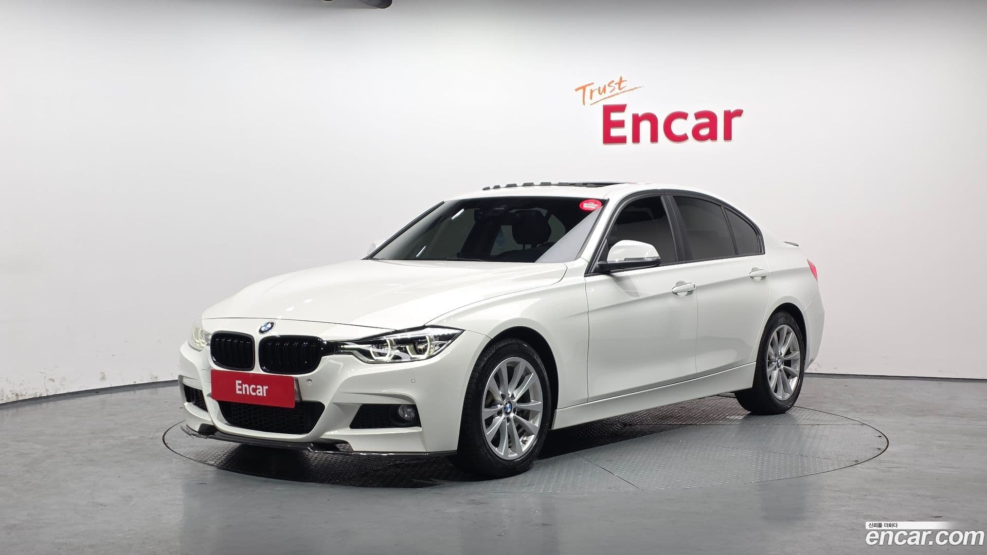 Main__Slider__Photo:3-Series BMW 2016.10-0