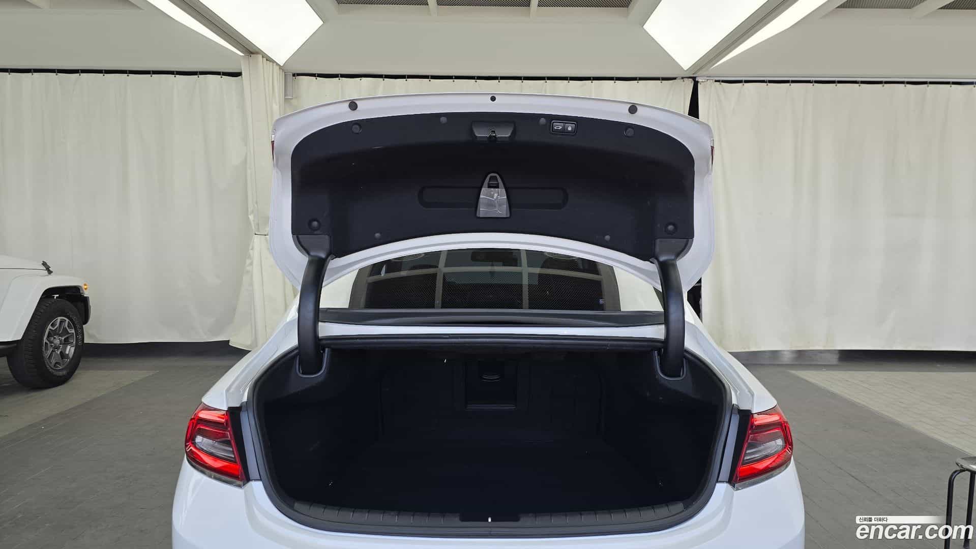 Grandeur Hyundai 2019.3-OPTION-024