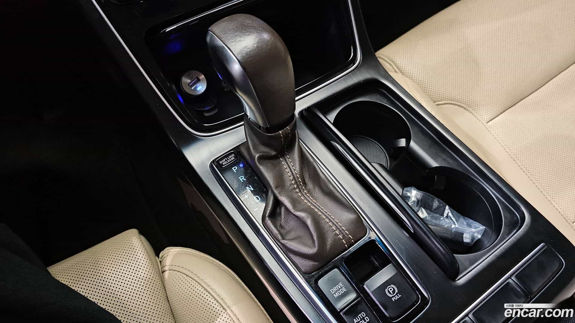 Grandeur Hyundai 2016.11-INNER-009
