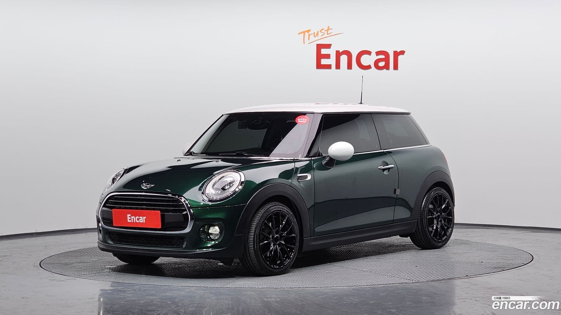 Main__Slider__Photo:Cooper Mini 2017.6-0