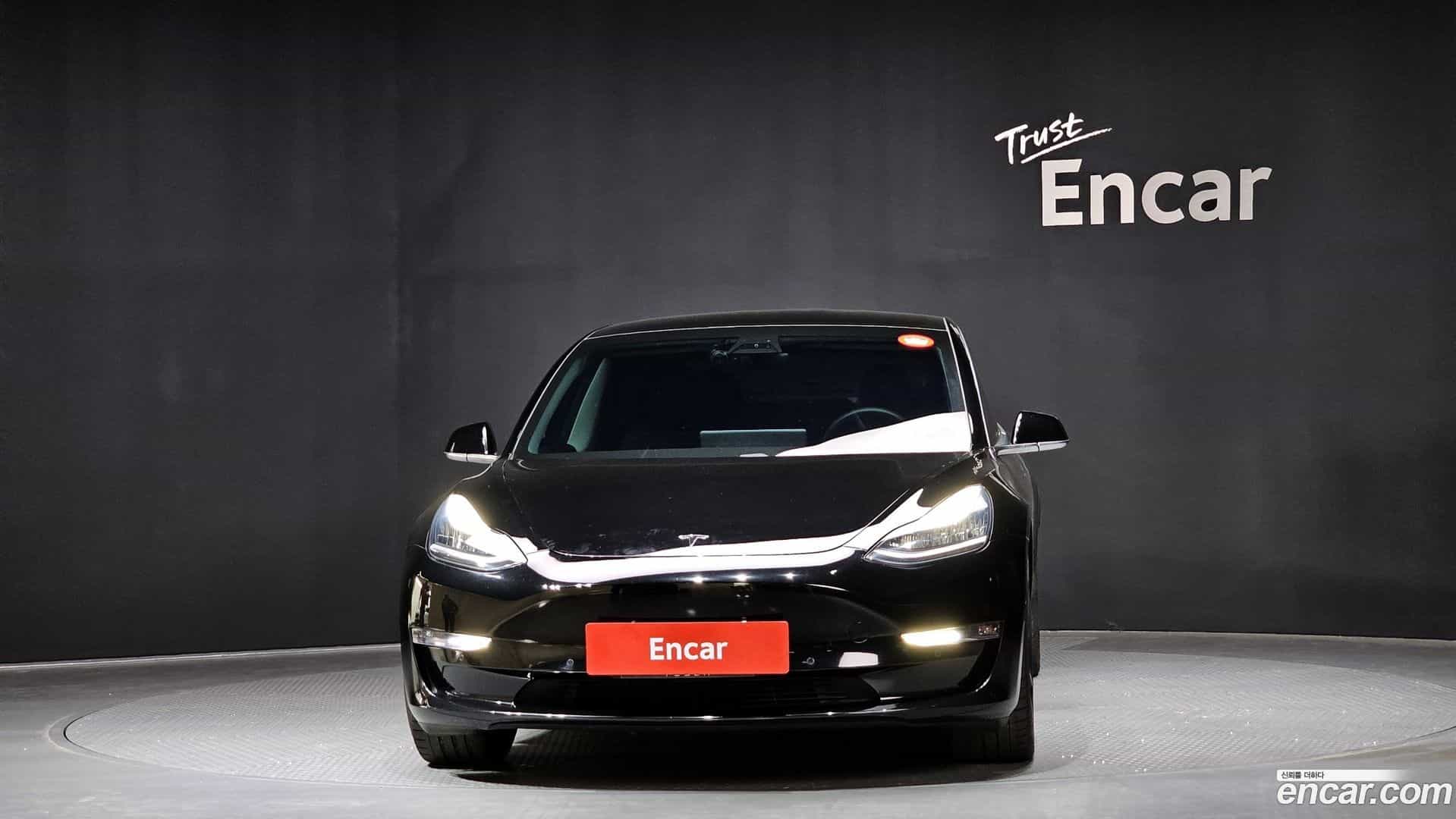 Model 3 Tesla 2020.4-OUTER-003