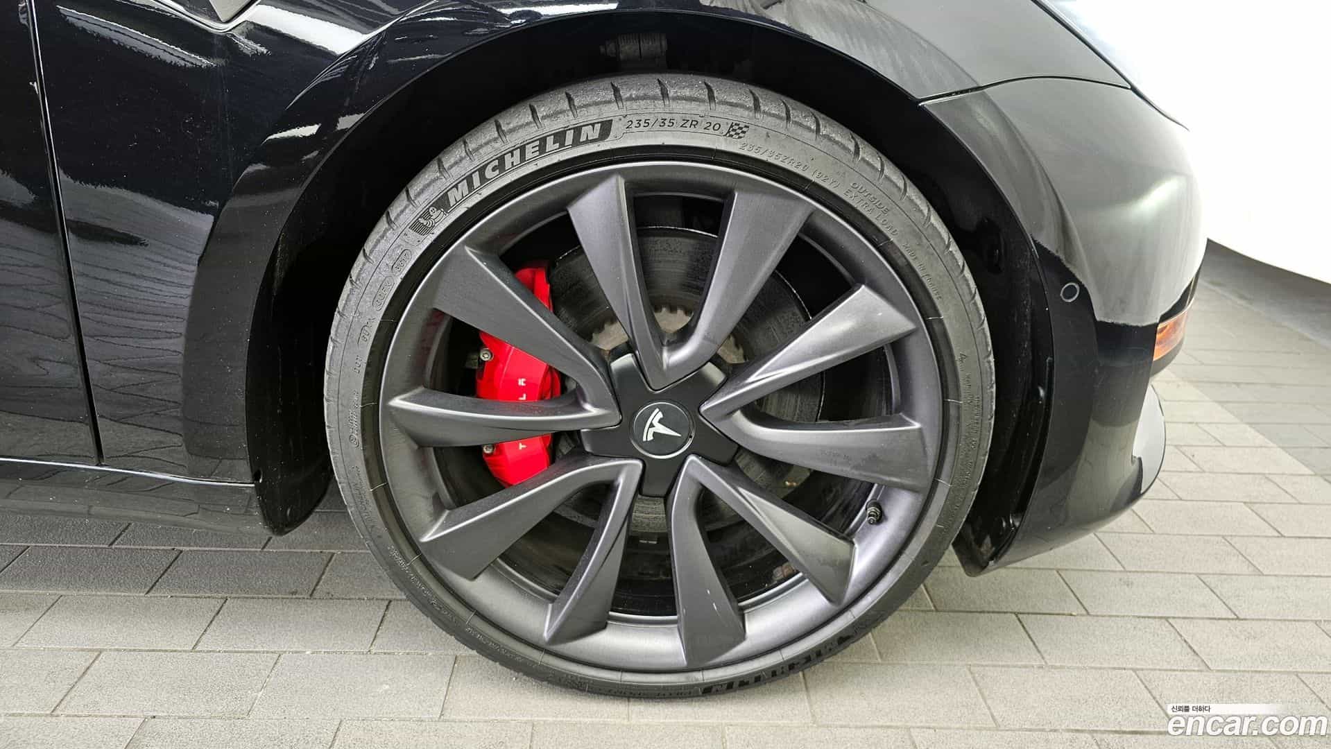 Model 3 Tesla 2020.4-OUTER-005