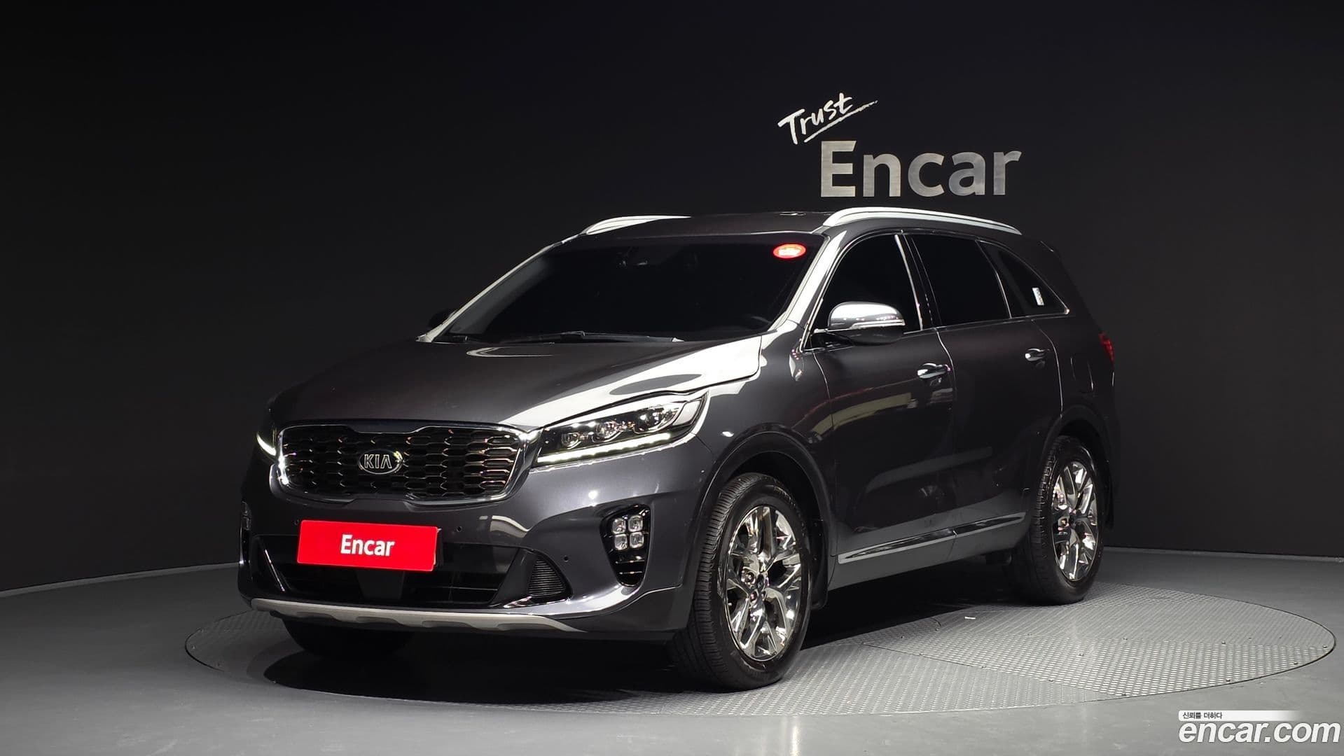 Main__Slider__Photo:Sorento Kia 2019.4-0