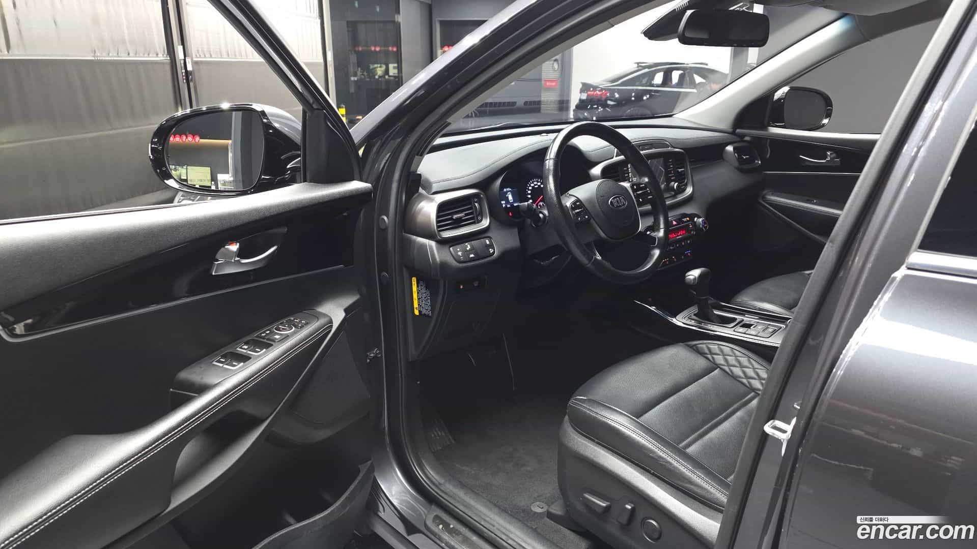 Sorento Kia 2019.4-INNER-010