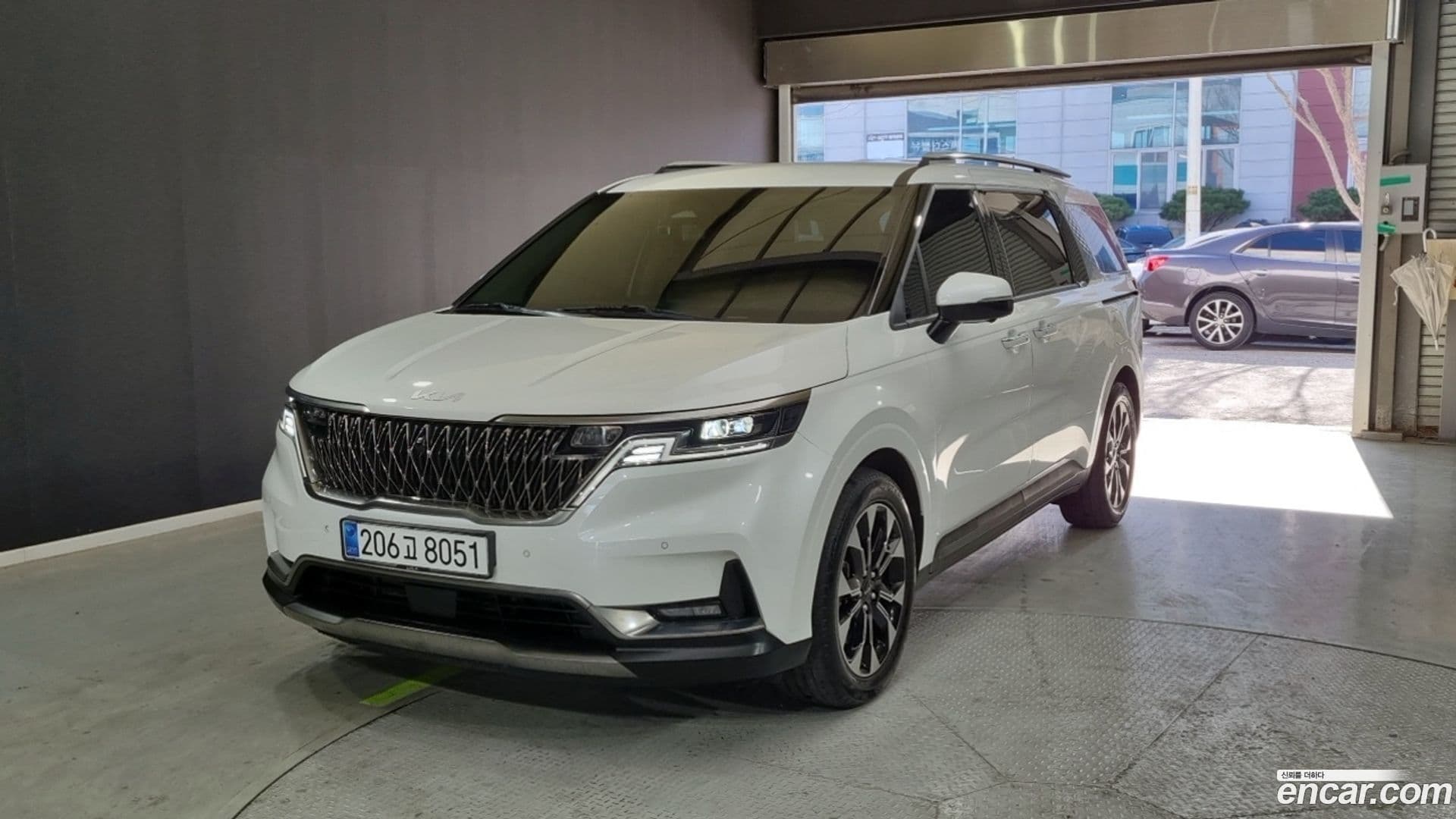 Main__Slider__Photo:Canival Kia 2023.8-0