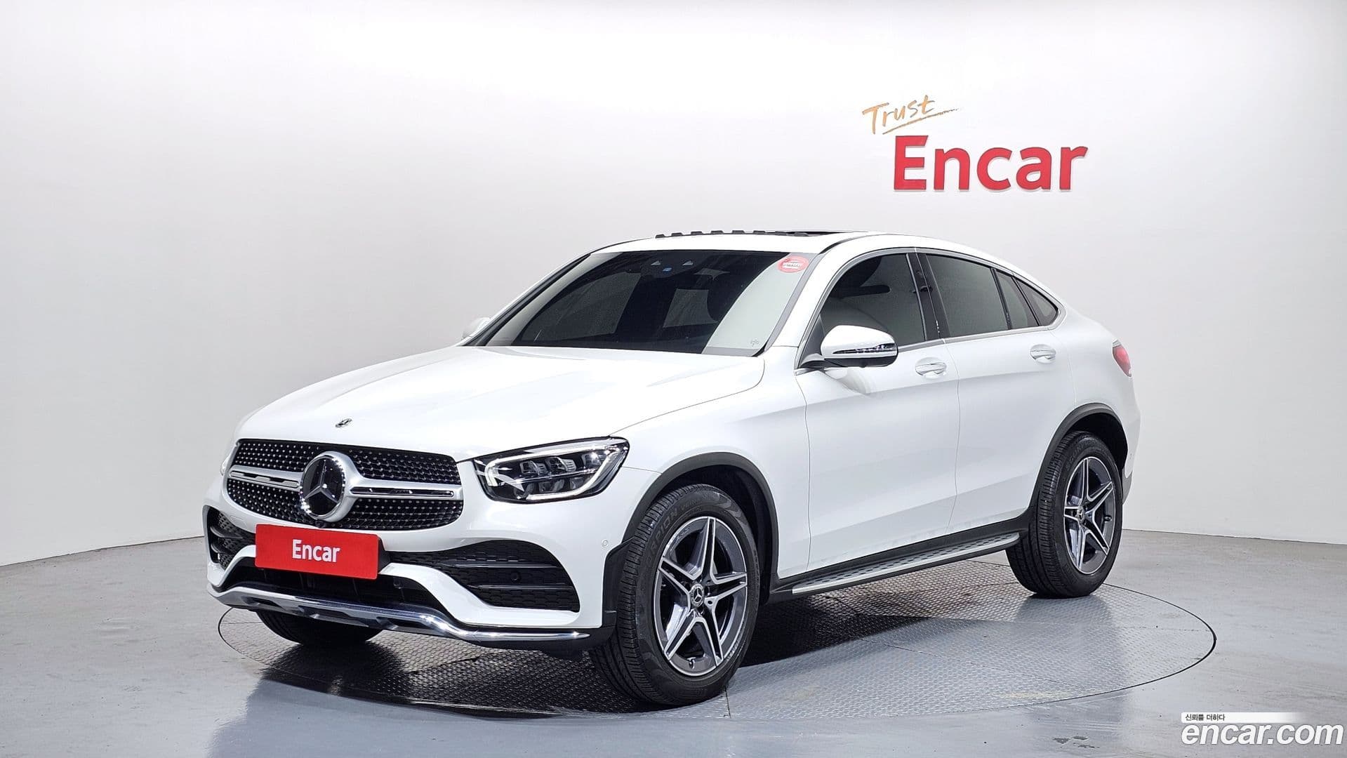 Main__Slider__Photo:GLC-Class Mercedes-Benz 2023.4-0