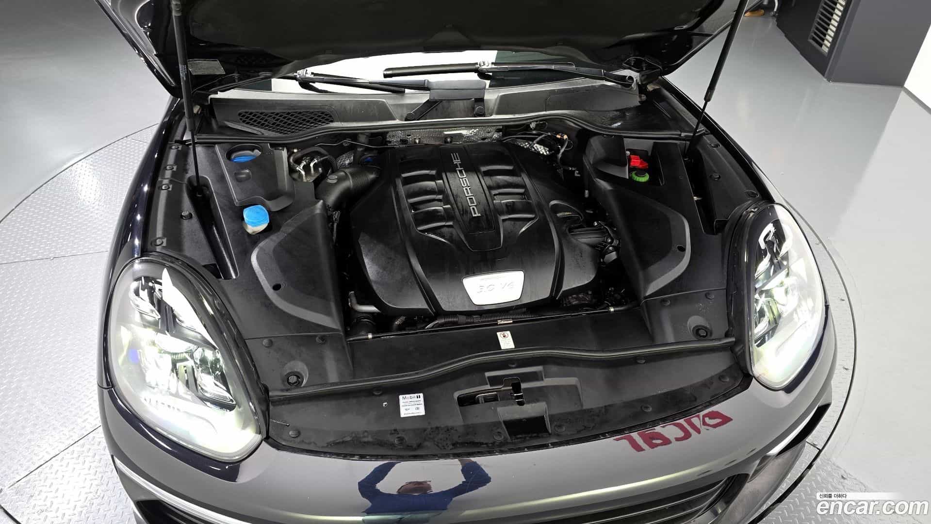 Cayenne Porsche 2015.9-OUTER-006