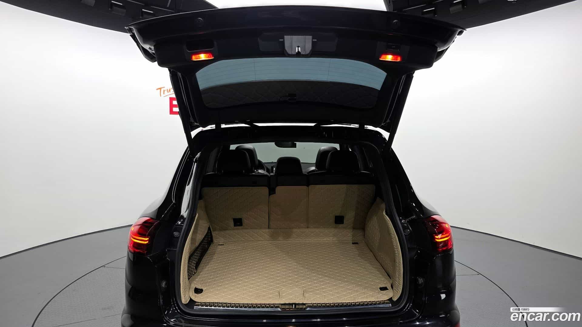 Cayenne Porsche 2015.9-OPTION-024