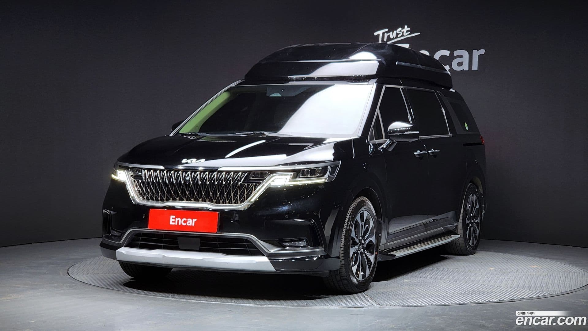Main__Slider__Photo:Canival Kia 2023.1-0