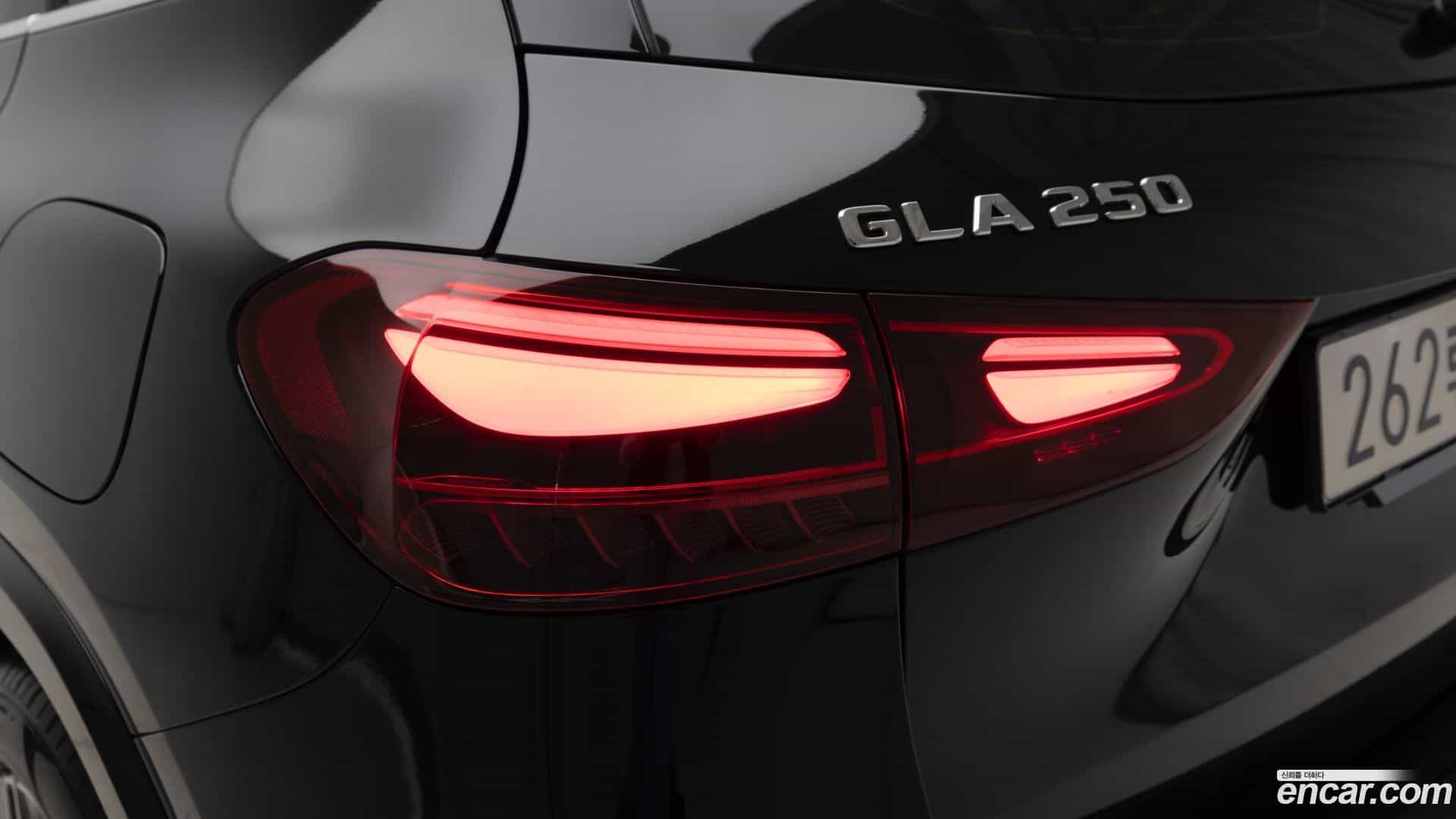 GLA-Class Mercedes-Benz 2025.4-OPTION-022