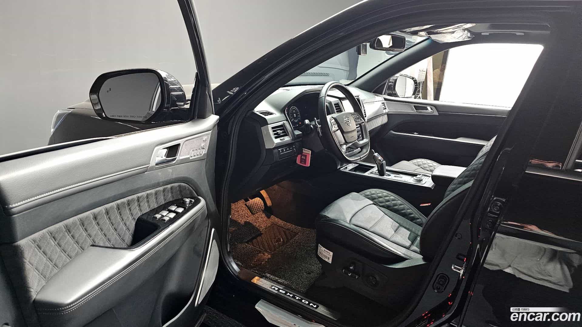 Rexton KG Mobility 2022.5-INNER-010