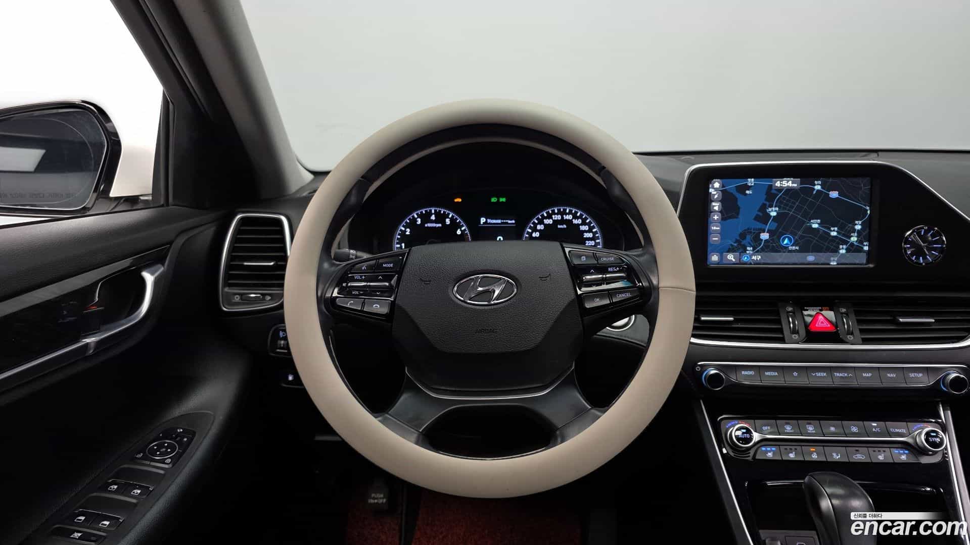 Grandeur Hyundai 2018.1-OPTION-017