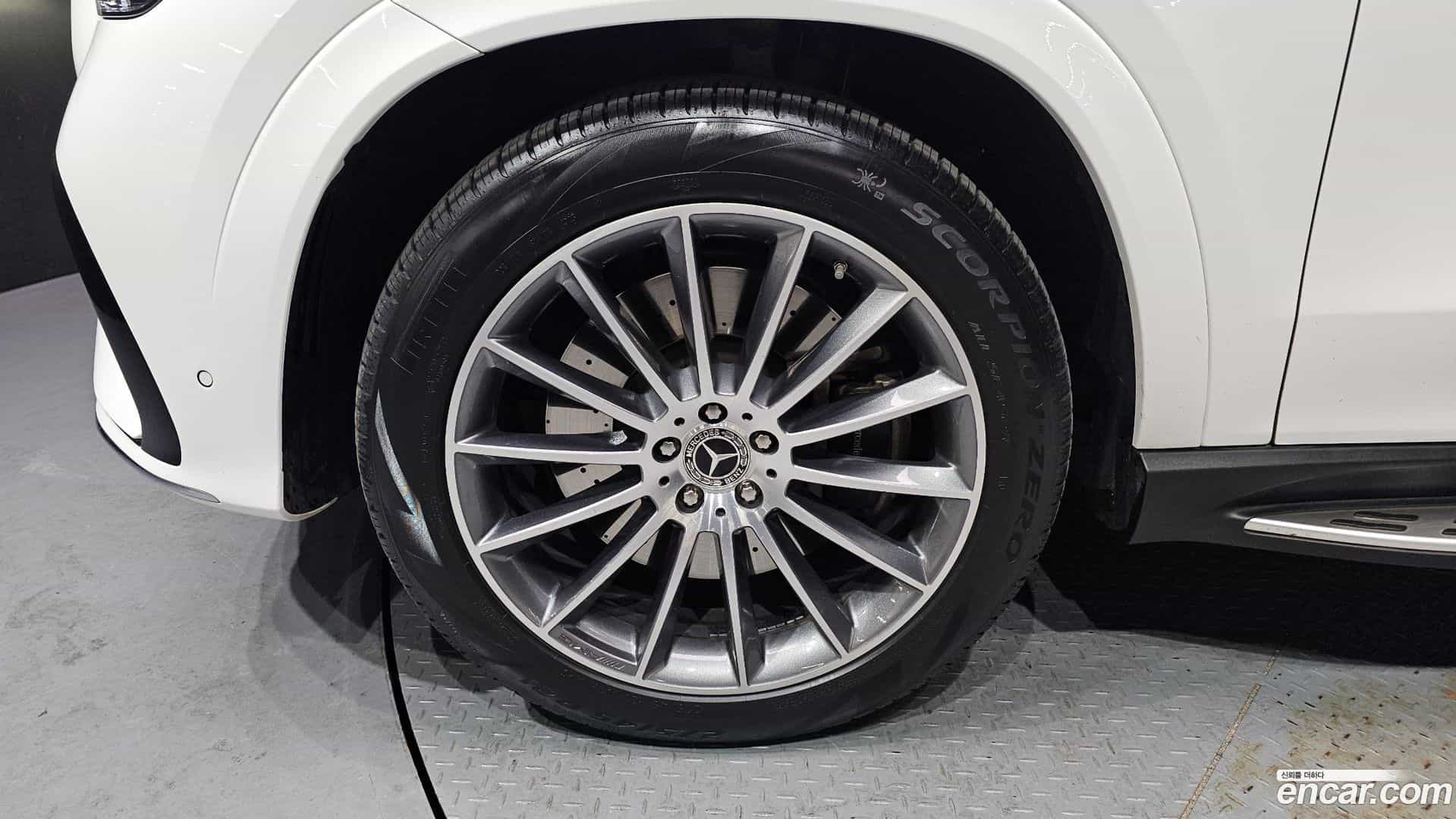 GLE-Class Mercedes-Benz 2025.1-OUTER-005