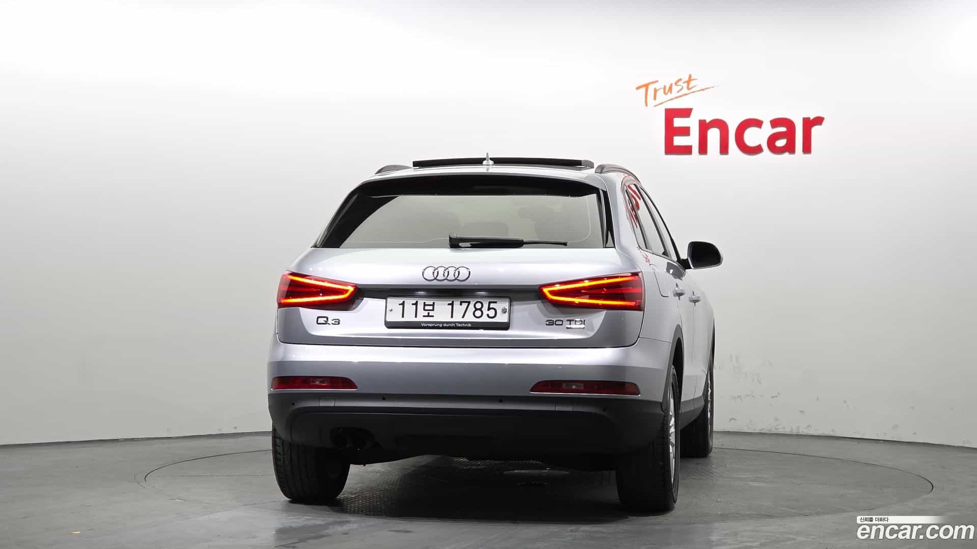 Q3 Audi 2015.4-OUTER-004